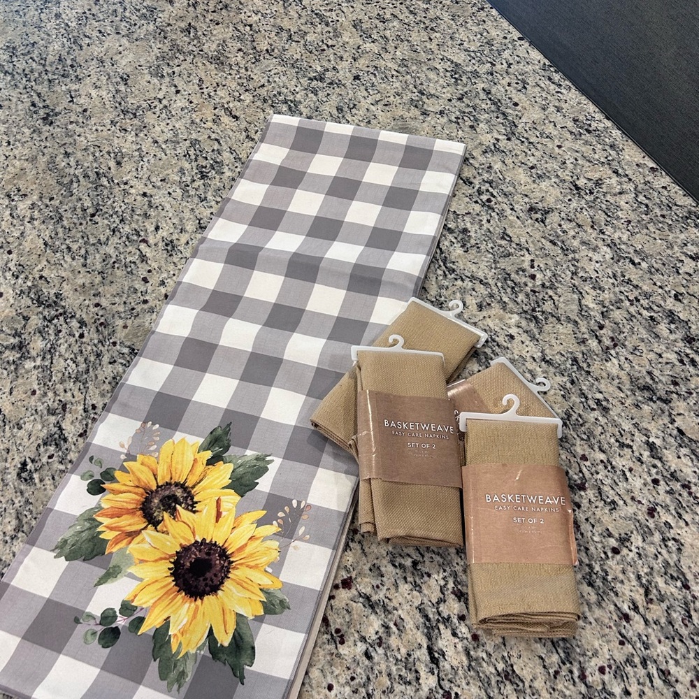 🌻 Summer SALE❗️Sunflower Checkered Table Runner and Cloth Napkins Set (8)